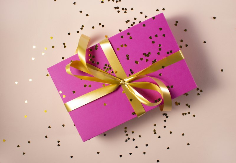 Custom Magnetic Closure Rigid Luxury Gift Boxes