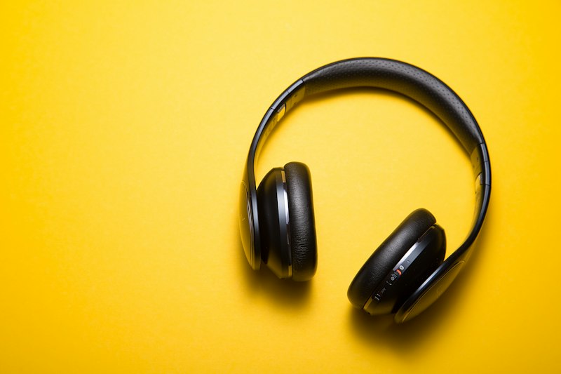Hi-Res Audio Hybrid ANC Over-Ear Wireless Headphones